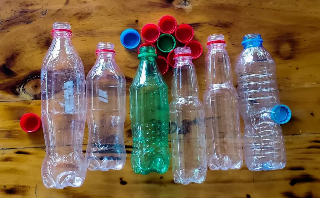 Cách làm tháp trồng rau bằng chai nhựa 1